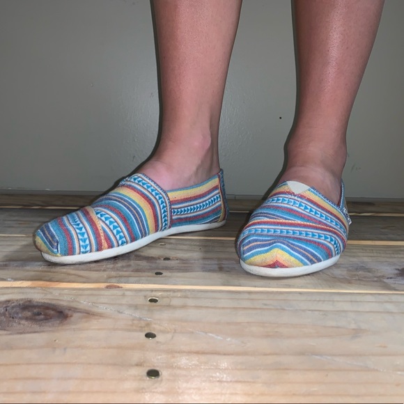 Toms Shoes - Toms with a colorful Aztec print